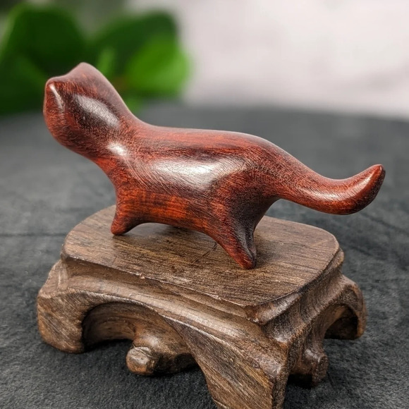 Wooden hand carved cat statue figurine long lanky kitty cherry wood color - Picture 2 of 8
